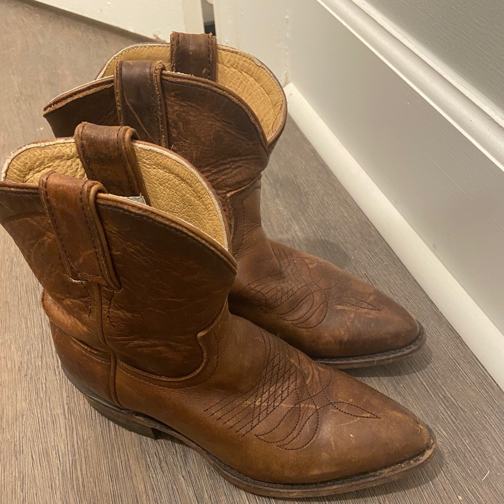 Frye short cowboy boots size 6.5